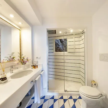فيلة Torre Sponda Private بوسيتانو