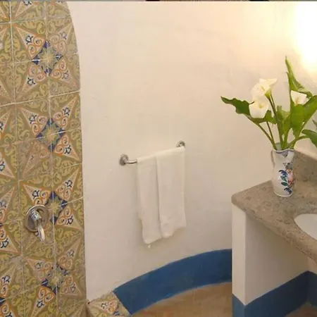 فيلة Torre Sponda Private بوسيتانو